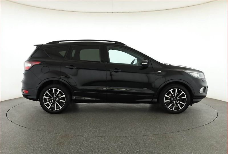 Ford Kuga (2017) 2.0 TDCi, 4X4, Kůže - fotka 6 z 20