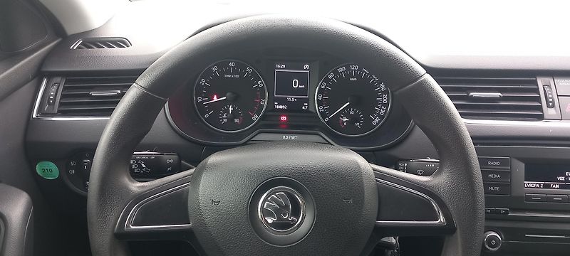 Škoda Octavia 1.4 TSI Ambition 103kW - fotka 16 z 26