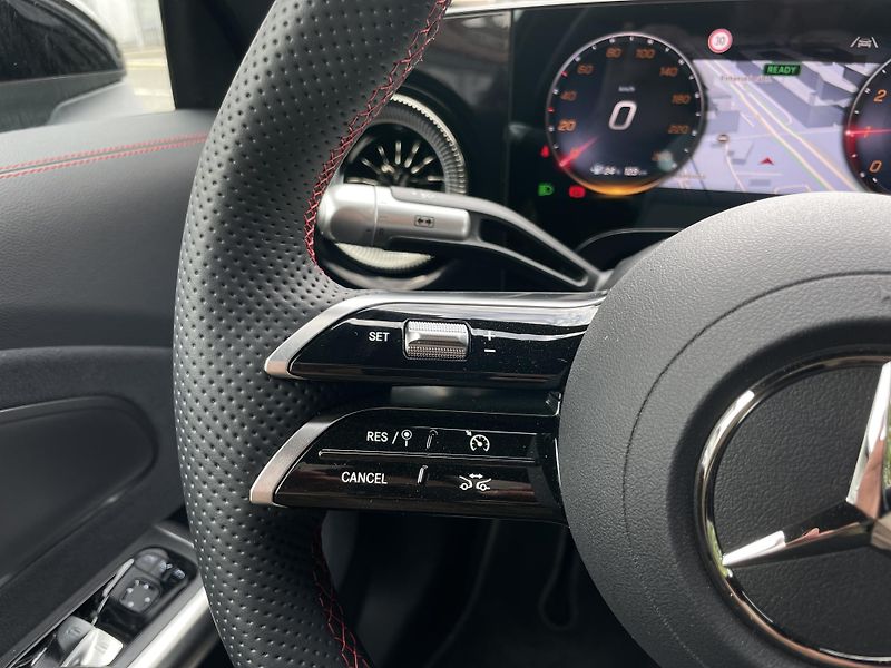Mercedes-Benz CLA 200 AMG - fotka 16 z 27