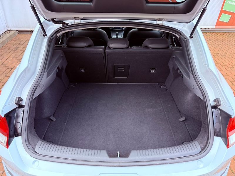 Hyundai i30 1.4 T-GDi Premium Aut., Servis - fotka 10 z 34