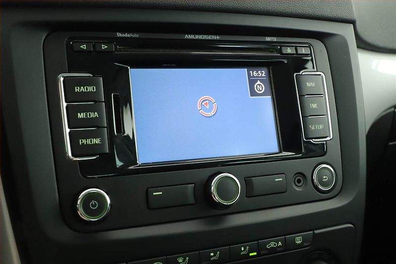Škoda Yeti (2012) 1.6 TDI, Navi, Tempomat - fotka 15 z 19