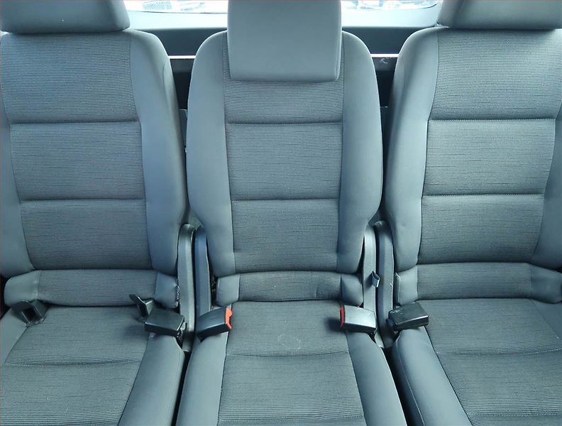 Volkswagen Touran (2007) Comfortline 1.9 TDI, po STK - fotka 10 z 15