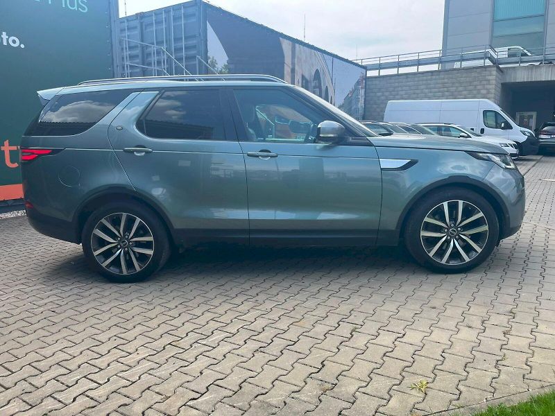 Land Rover Discovery (2017) 3.0 TDV6 HSE - fotka 13 z 21