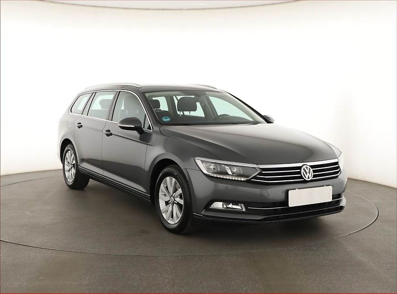 Volkswagen Passat (2016) 1.6 TDI, Navi, Tempomat - fotografie inzerátu