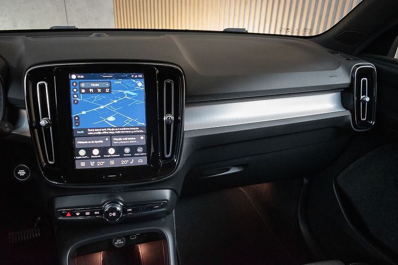 Volvo XC40 B4 CORE*145KW*ACC*ČR*DPH*1.MAJ - fotka 11 z 46
