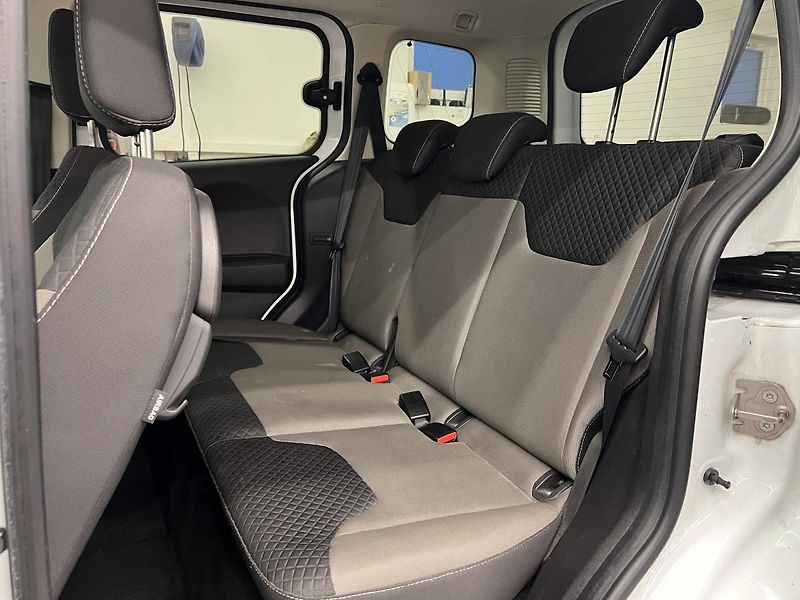 Ford Tourneo Courier 1.0 ECOBOOST 74kW - fotka 14 z 16