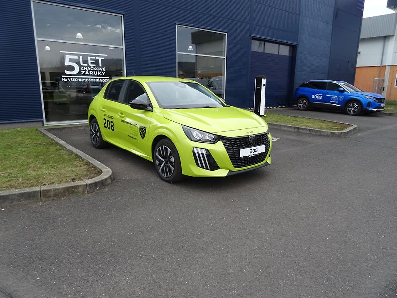 Peugeot 208 (2026) STYLE Hybrid 110 e-DCS6 - fotka 1 z 37