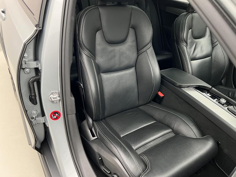 Volvo V90 CC D5 AWD PRO AUT - fotka 20 z 41