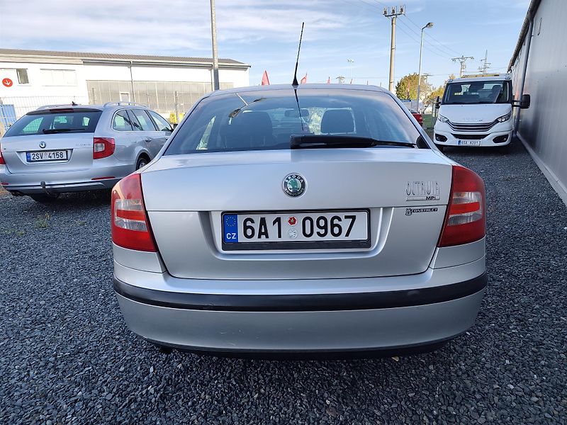 Škoda Octavia II,1.6MPi,SERVISNÍ KNIHA,ČR - fotka 5 z 23
