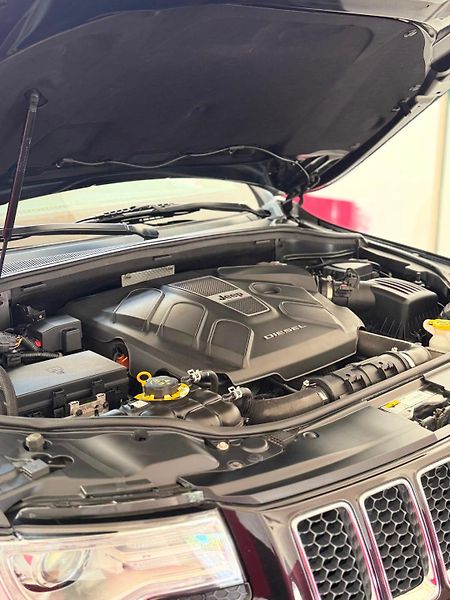 Jeep Grand Cherokee (2016) - fotka 10 z 14