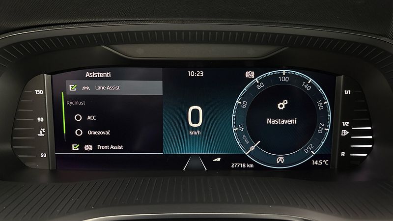 Škoda Octavia 1.5 TSI Style Combi - fotka 10 z 27