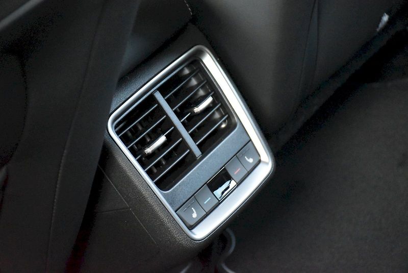 Škoda Elroq (2026) Sportline 85 - fotka 38 z 48