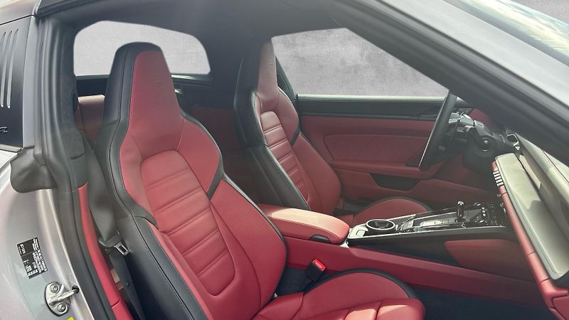 Porsche 911 Targa 4 GTS - fotka 17 z 24