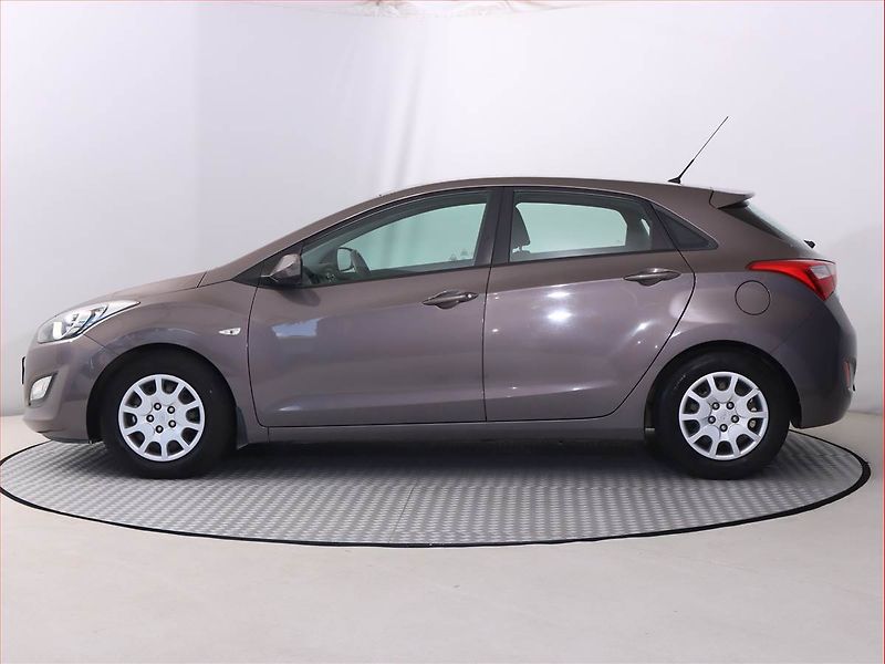 Hyundai i30 (2014) 1.4 CVVT - fotka 3 z 14