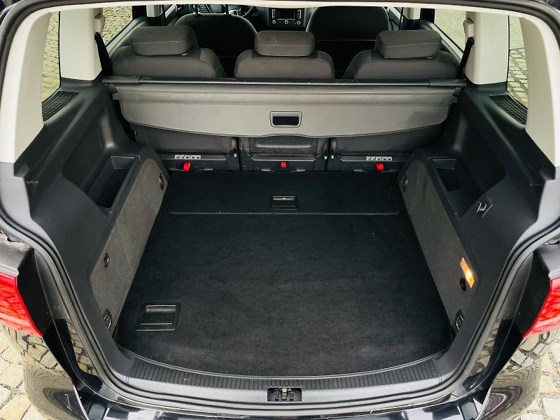 Volkswagen Touran 1.4TSI VÝHŘEV SERVISKA TAŽNÉ - fotka 22 z 46