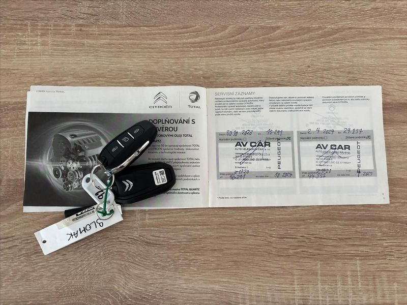 Citroën C4 X 1,2 PureTech  Shine EAT8 - fotka 27 z 28