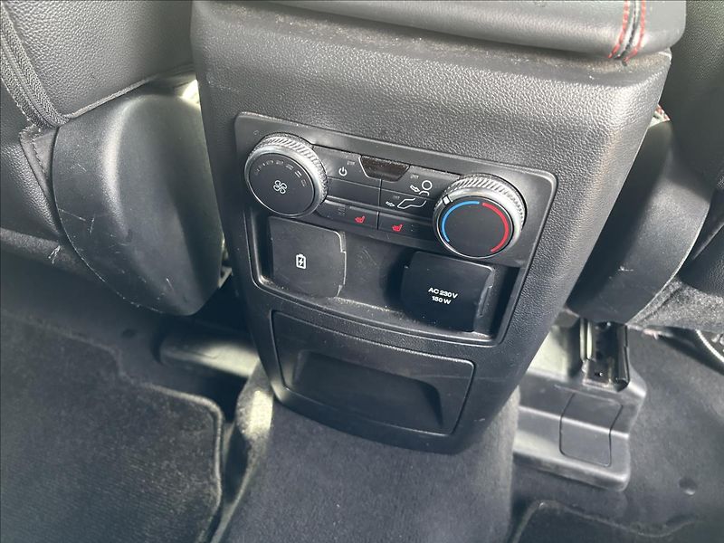 Ford Explorer 3,0 PHEV 336kW ST-Line AWD DPH - fotka 25 z 52