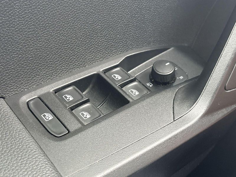 Seat Arona (2022) 1.0 TSI Style - fotka 17 z 27