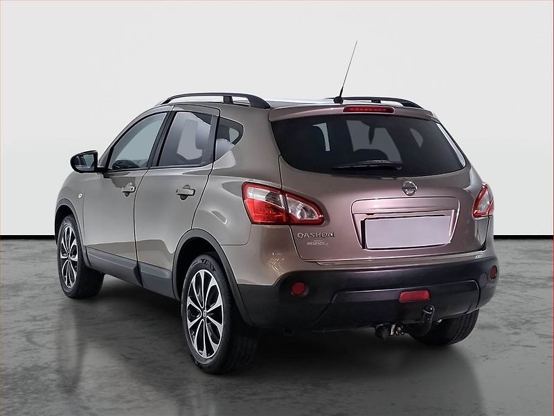 Nissan Qashqai (2013) 1.6, Xenony, Tempomat - fotka 4 z 15