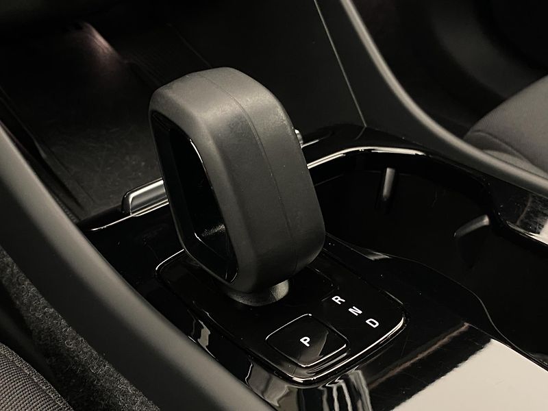 Volvo XC40 PURE ELECTRIC RECHARGE CORE - fotka 27 z 52