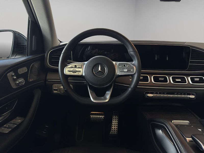 Mercedes-Benz GLS (2022) 400D 4MATIC - fotka 12 z 26