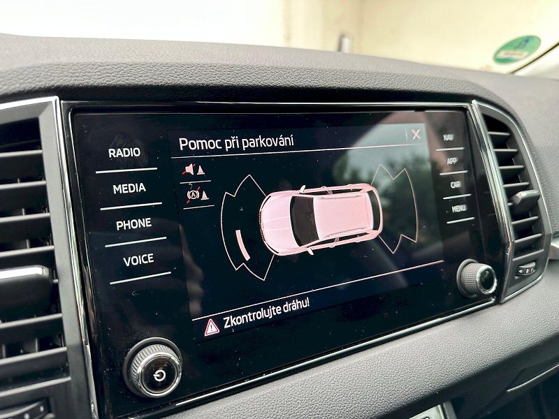 Škoda Karoq (2022) 1.0 TSI 81kW Style - fotka 16 z 23