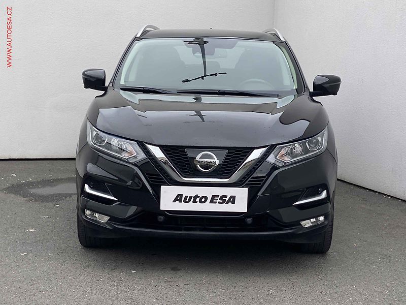 Nissan Qashqai (2018) 1.2 DIG-T, Panor, navi - fotka 2 z 17