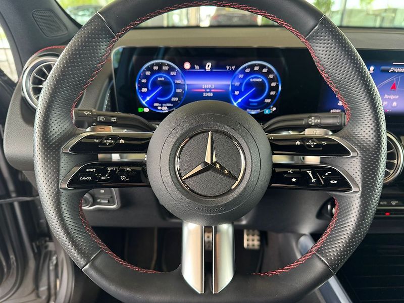 Mercedes-Benz EQB 350 4MATIC - fotka 13 z 19