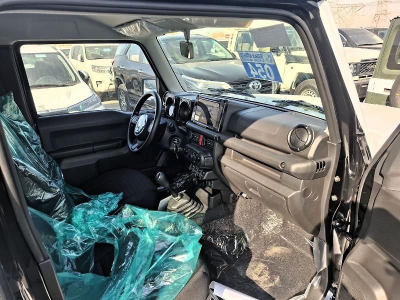 Suzuki Jimny (2026) Nový Suzuki Jimny 2026 - fotka 8 z 14