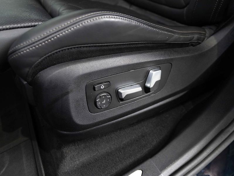 BMW X5 xDrive30d - fotka 15 z 22