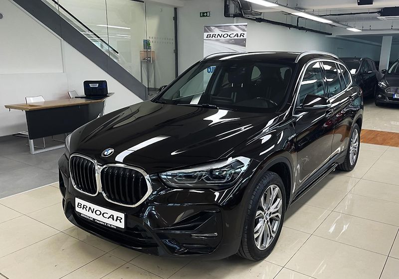 BMW X1 xDrive25e, ČR, 1.MAJ - fotka 3 z 32