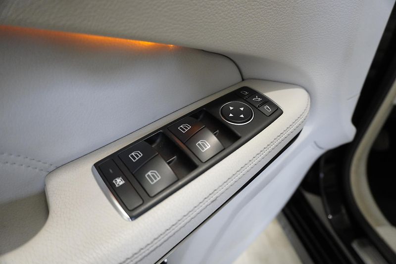 Mercedes-Benz Třídy E 350CDi automat - fotka 13 z 34