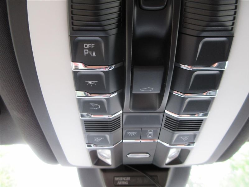 Porsche Macan Pano, 360, 1.maj. ČR, DPH, Akt - fotka 28 z 41