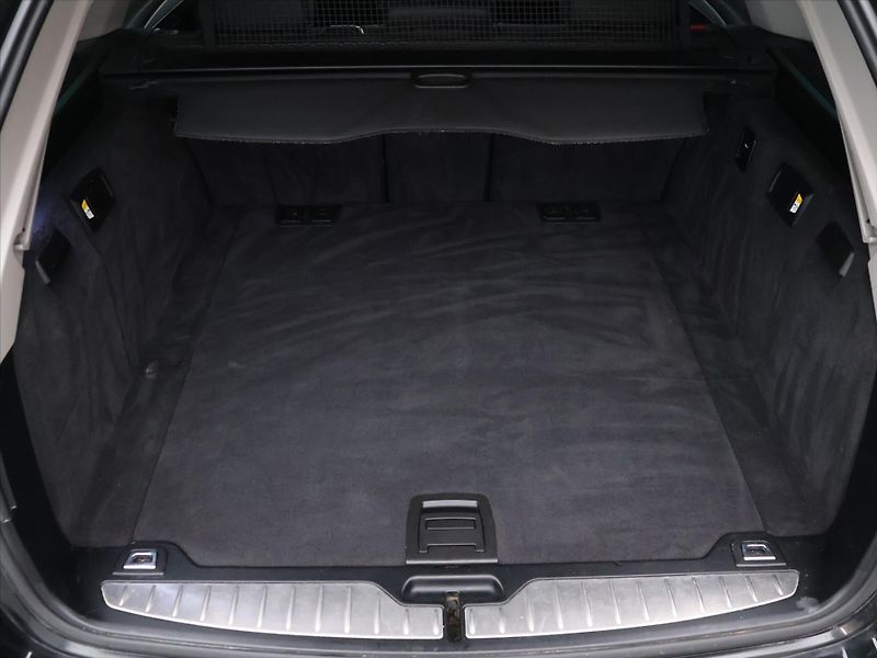 BMW Řada 5 3,0 530d x Drive Tažné Klima - fotka 10 z 38