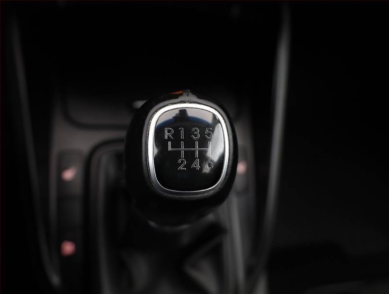 Kia Carens (2018) 1.7 CRDi, 7 míst, Serv.kniha - fotka 14 z 21