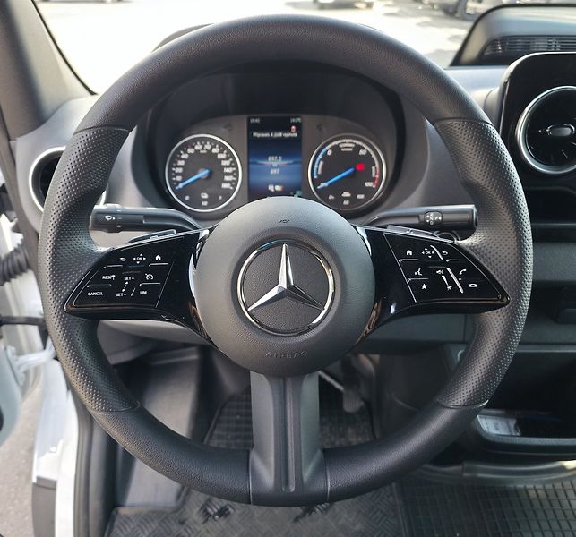 Mercedes-Benz eSprinter 320 KAWA PRO L 81kWh - fotka 18 z 26