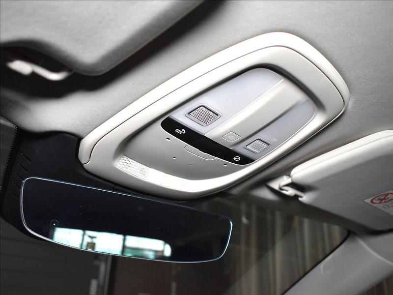 Volvo XC90 (2026) 2,0 T8  Plus Dark - fotka 16 z 35