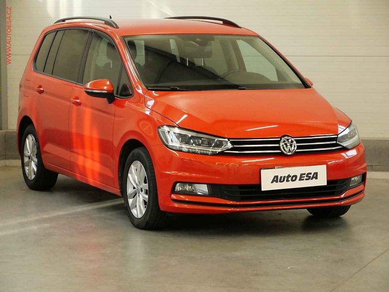 Volkswagen Touran (2016) 1.6TDi, Comfortline, DSG, LED - fotografie inzerátu