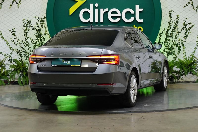 Škoda Superb - fotka 2 z 29