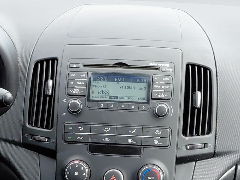 Hyundai i30 (2010) 1.4CVVT  - fotka 19 z 25