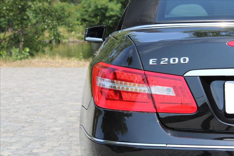 Mercedes-Benz Třídy E 200 CGI / 135 KW / CABRIO - fotka 32 z 32