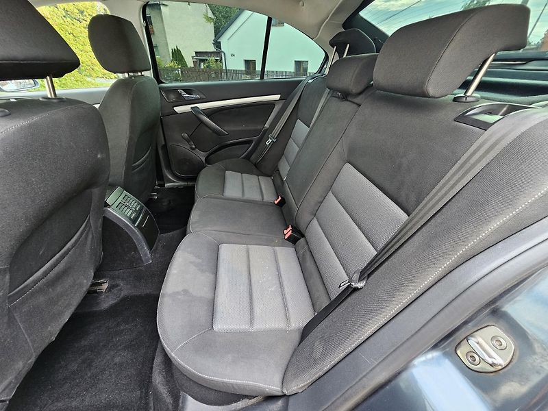 Škoda Octavia (2007) 2 1.9TDI - fotka 12 z 17