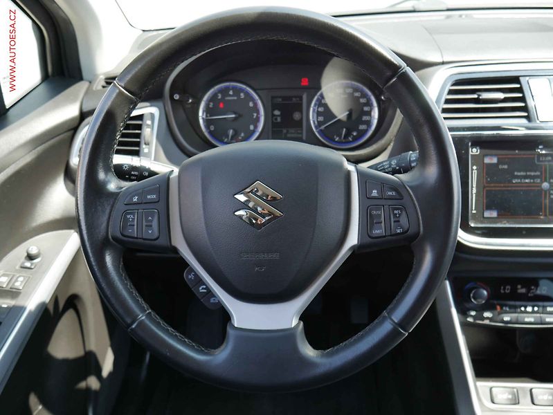 Suzuki S-Cross (2021) 1.4MHEV, 1.maj,ČR, AC, TZ - fotka 13 z 18