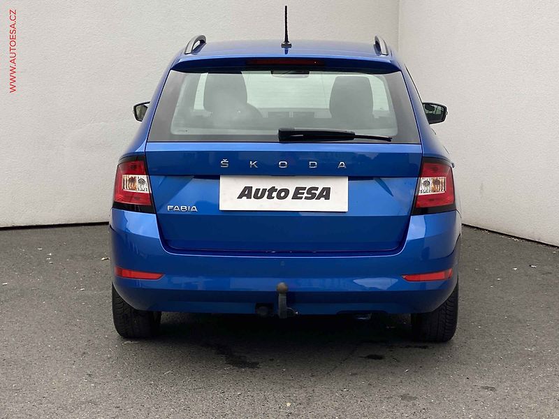 Škoda Fabia (2022) 1.0 TSi, 2.maj,ČR, Ambition - fotka 5 z 17