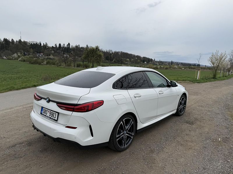 BMW Řada 2 (2020) BMW 218i Gran Coupé M Sport - fotka 5 z 7