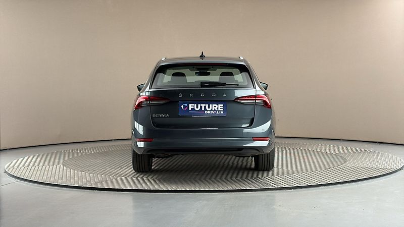Škoda Octavia 2.0 TDI Style Combi - fotka 5 z 24