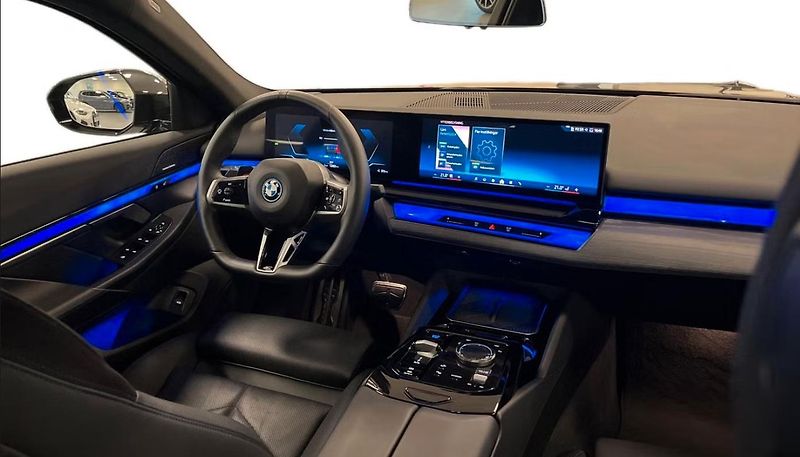 BMW i5 xDrive40 M-Sport Kam Ambient - fotka 9 z 18