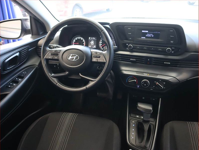 Hyundai i20 (2022) 1.0 T-GDI MHEV, Automat - fotka 7 z 17