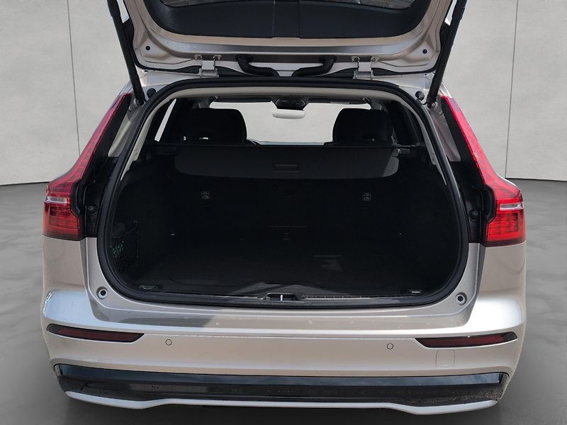 Volvo V60 B4 Plus Dark - fotka 5 z 27