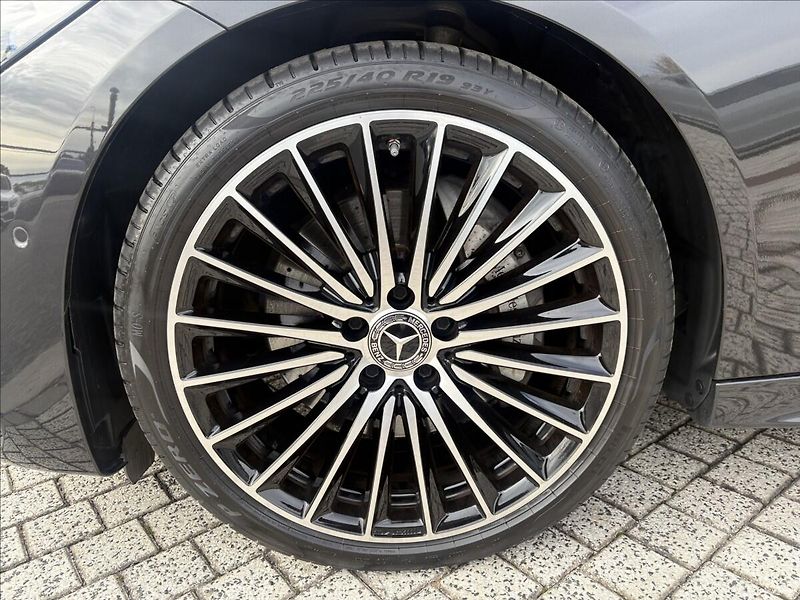Mercedes-Benz Třídy C 2,0 C 220d 4M 1. maj ČR - fotka 12 z 14